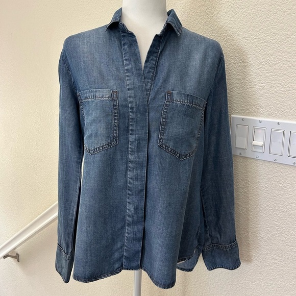 Cloth and Stone Denim Chambray Split Back Button Down Top Sz XS excellent cond - Picture 3 of 14